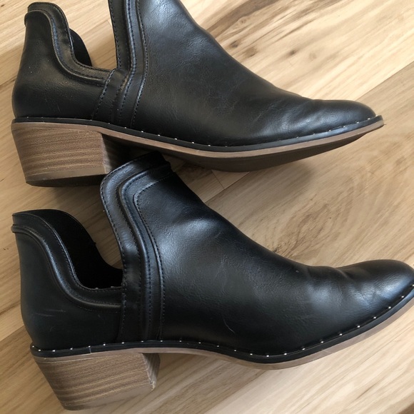 SONOMA BLACK BOOTIES Faux Leather Size 9 like new condition - Picture 3 of 6